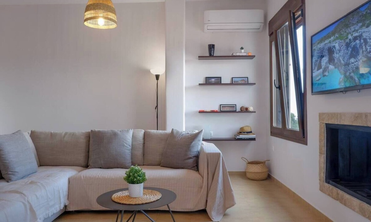 Afandou Villa | Casa Avgerinou: Hilltop Retreat with Breathtaking Sea Views & Proximity