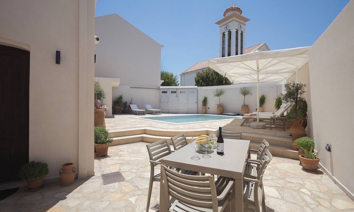 Chromonastiri Villa | Casa di Vangelis, Summer Village Stay!