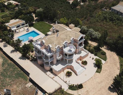 Gaitanion Villa | Casa di Voz Suites complex & free gym services by "elite"