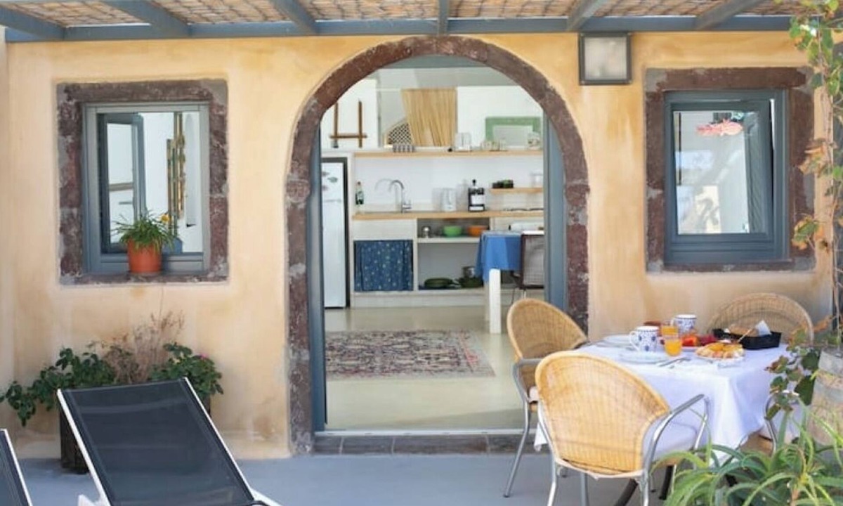 Kamari Apartment | Casa Itaca Luxury Winery Cave Apartment with Private Jacuzzi & Sea View - Oia