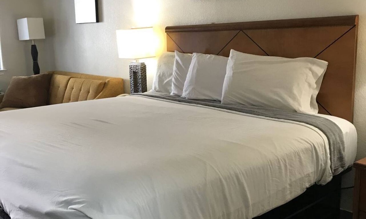 Bertram Hotel | Cedar Creek Inn