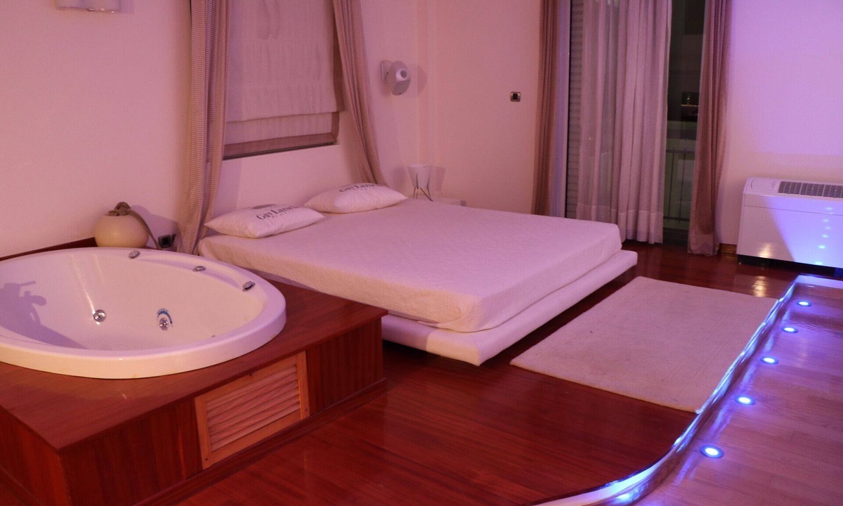 Jacuzzi Nafpaktos | Gefira Mpania