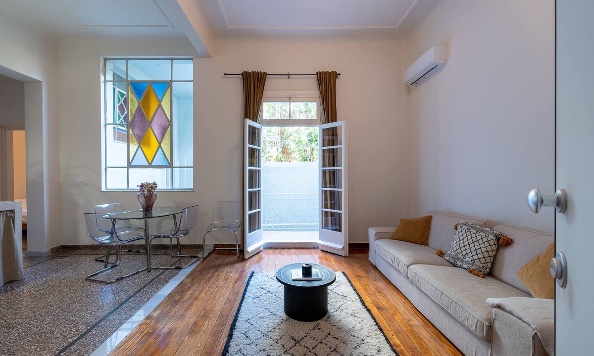 Kerameikos Apartment | Charlie – Timeless Charm & Modern Comfort