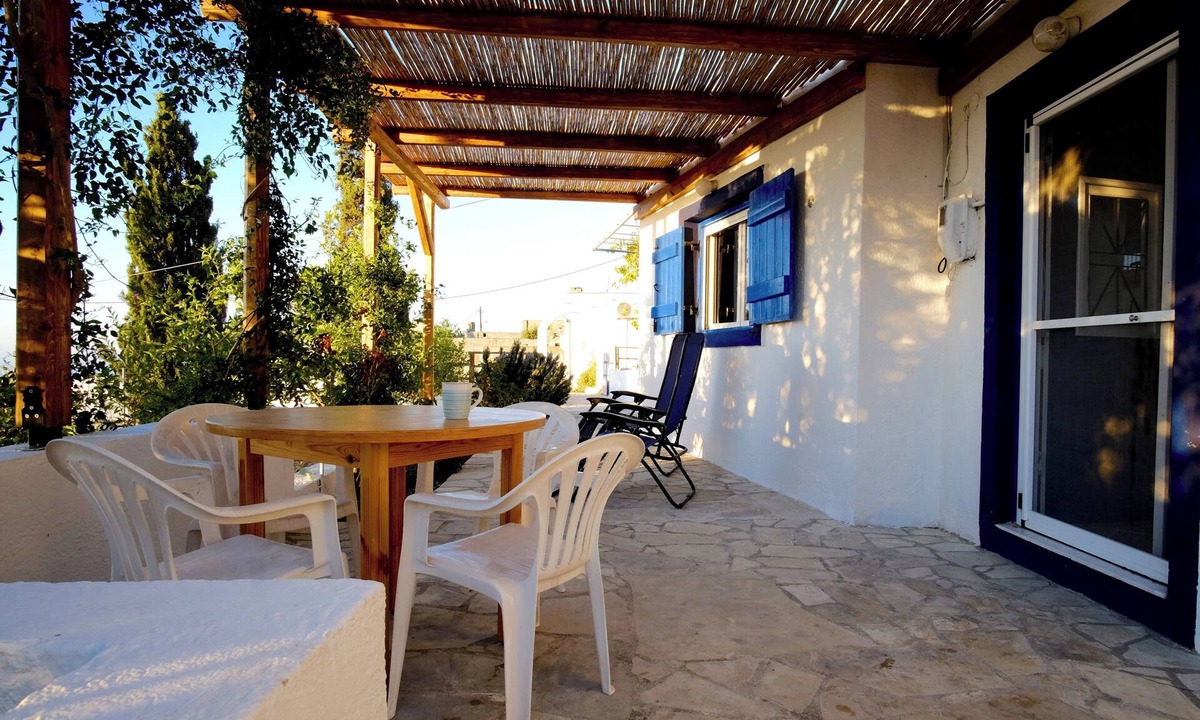 Pefki Cottage | Charming 1-bedroom cottage in the mountain-side village of Schinokapsala