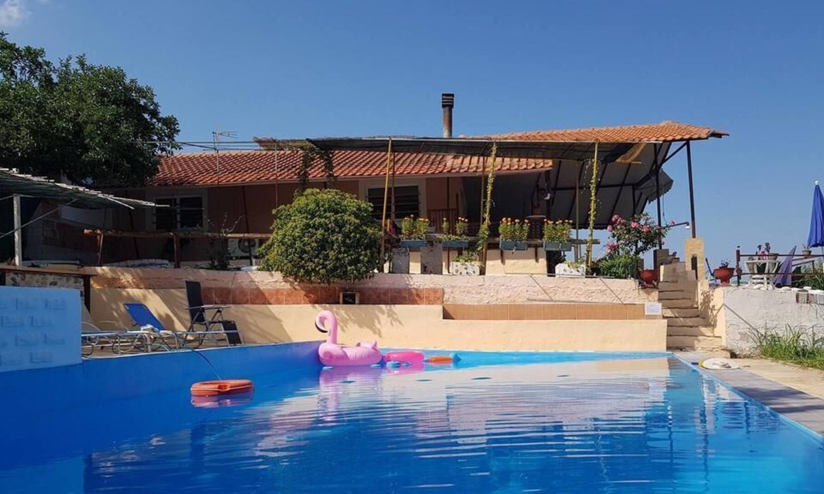 Tempi House | Charming 4-Bed House in Pyrgetos