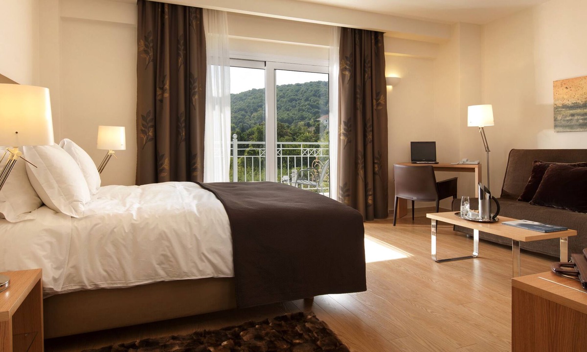 Kastoria Hotel | Chloe Hotel