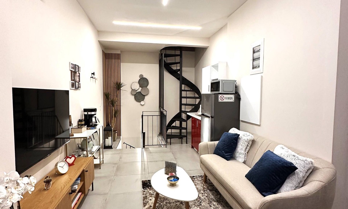 Psirri House | City Center Modern House