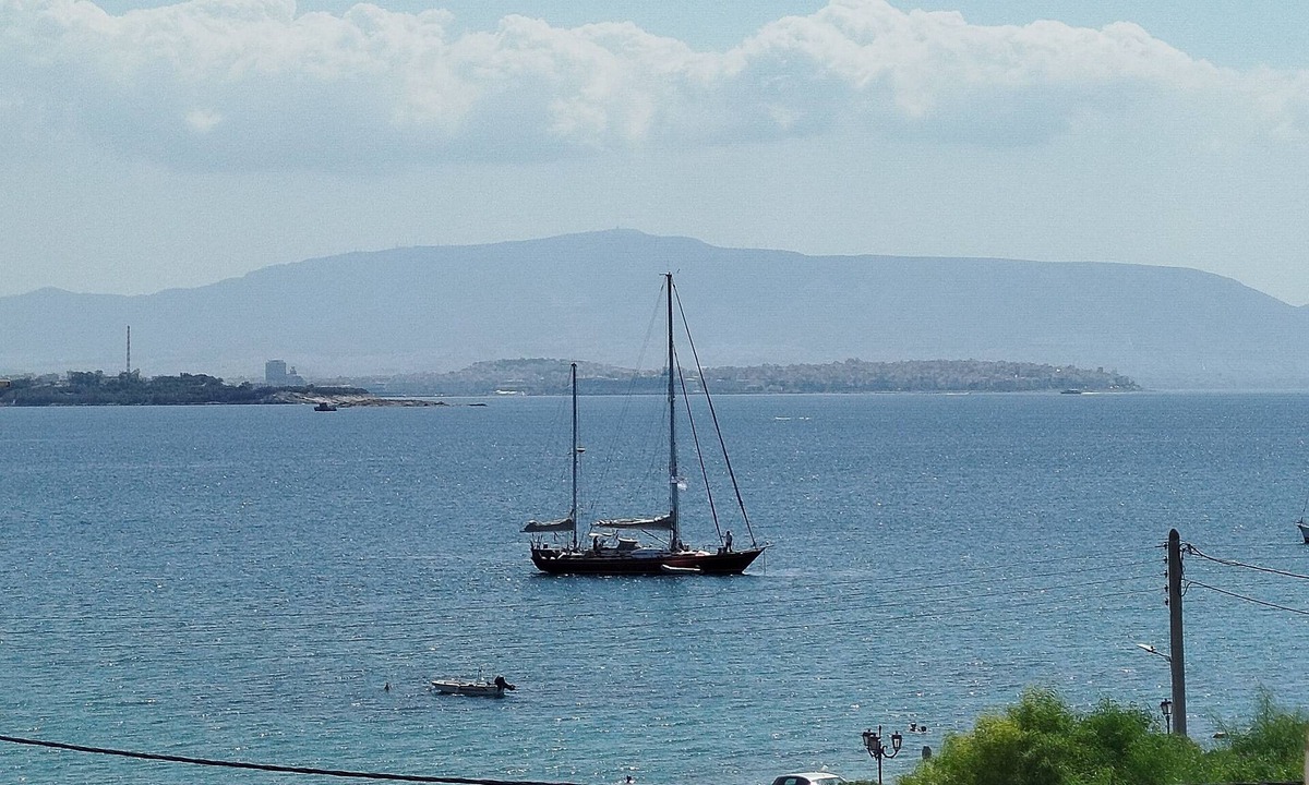 Selinia Condo | Classy 1-bedroom condo; WiFi, AC, home-office, playroom, sea view at Salamina