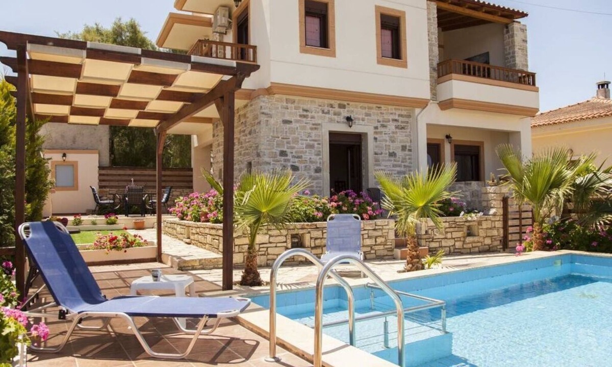 Pitsidia House | Cleopatra Stonehouse