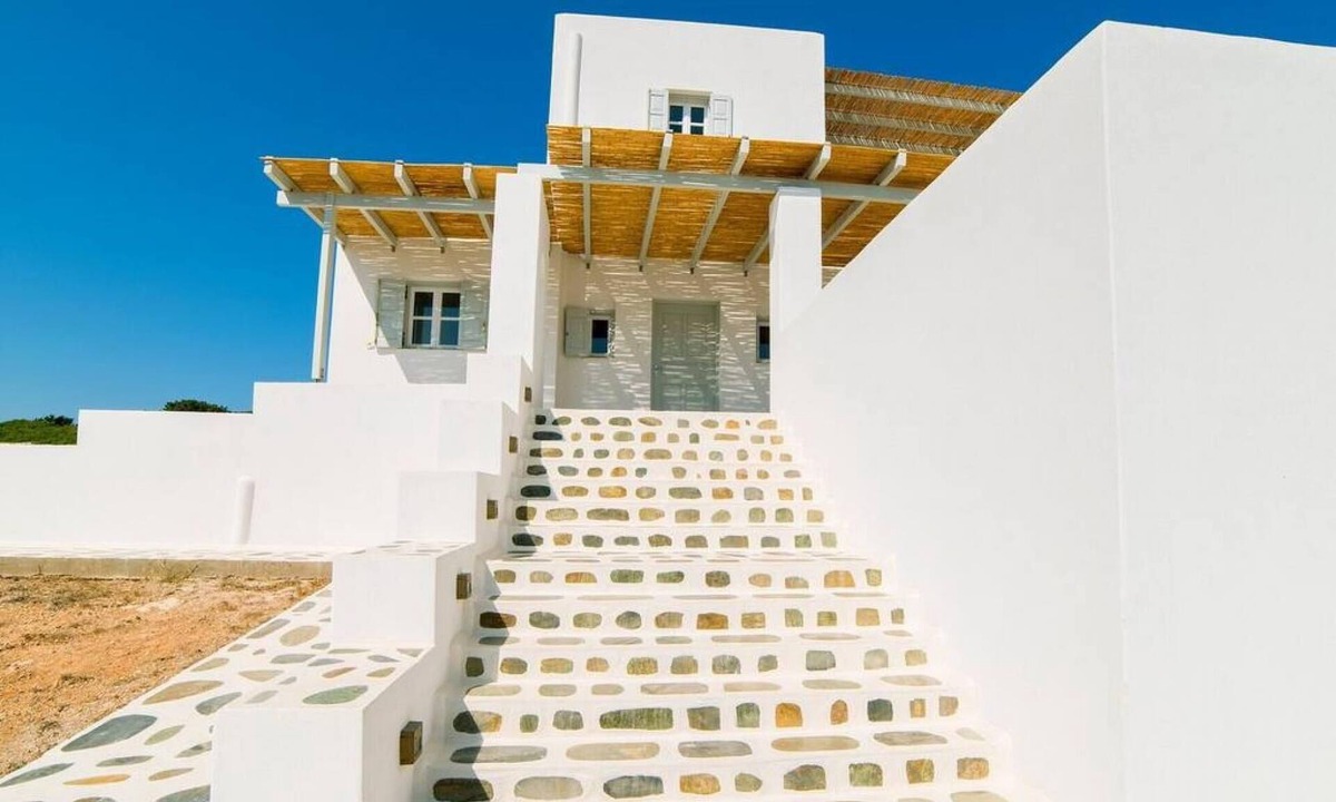 Santa Maria House | Coral Villa with 4 bedrooms in Paros