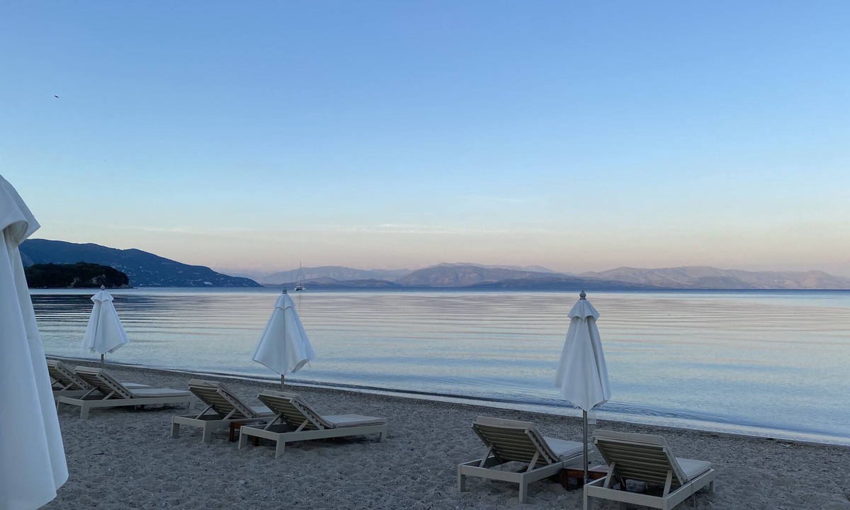 Dassia Apartment | COSY ONE BEDROOM STUDIO/APARTMENT JUST 3 MIN WALK FROM DASSIA BEACH