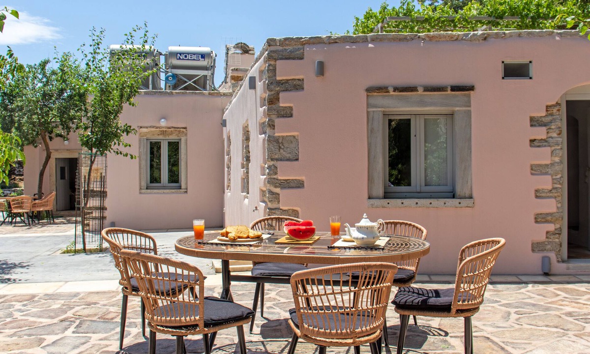 Aperathos Cottage | cottage homes