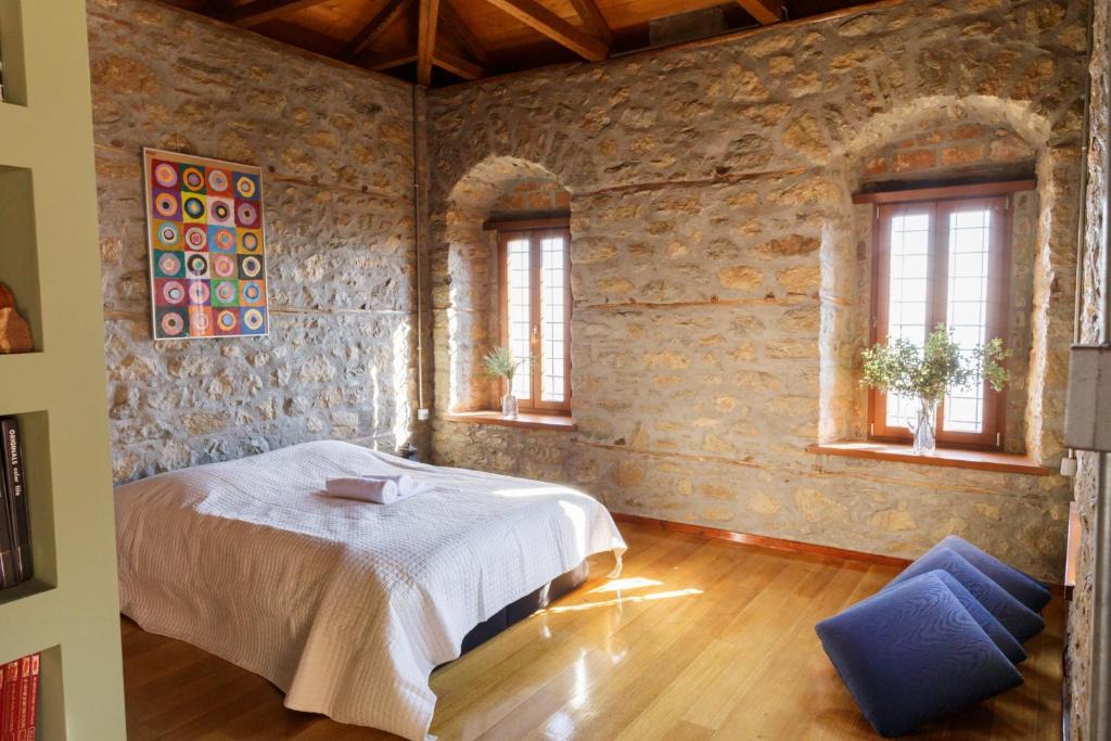Ithomi House | Cottage House in Traditional Greek Village