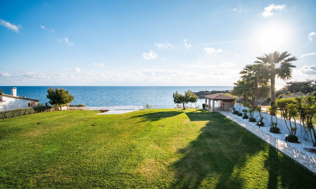 Vromonerion House | Country House 'Navarino Baths' with Sea View, Wi-Fi and Air Conditioning