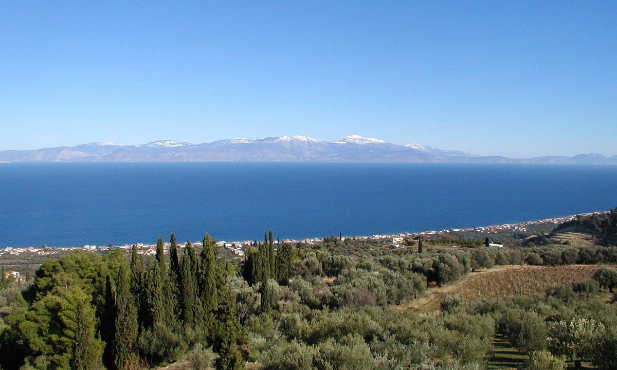 Xylokastro-Evrostina Villa | Country villa with amazing view, close to important sites and beaches.