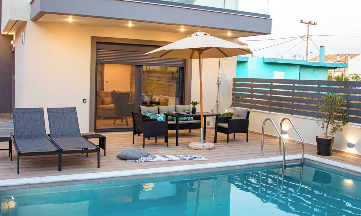 Mytikas Villa | Cozy, Luxurious and Poolside Three Bedroom Villas Minutes From the Beach