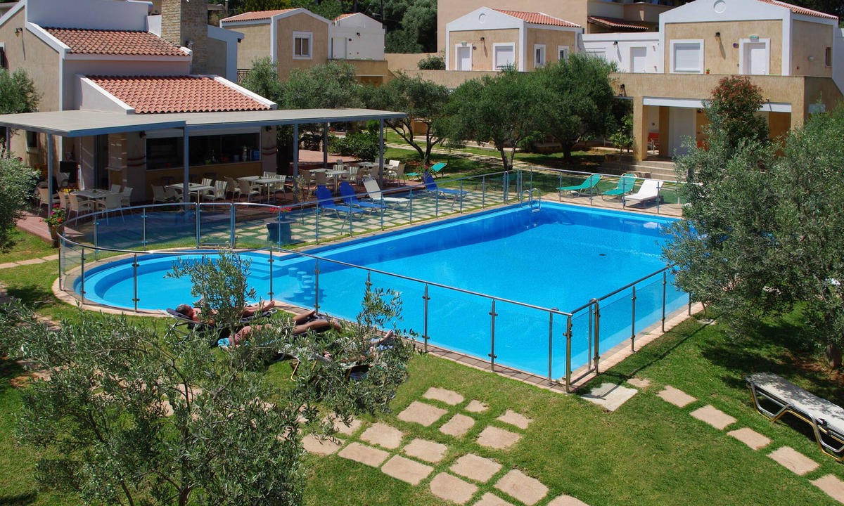 Daratsos Apartment | Cozy Villa with Swimming Pool Near the Sea