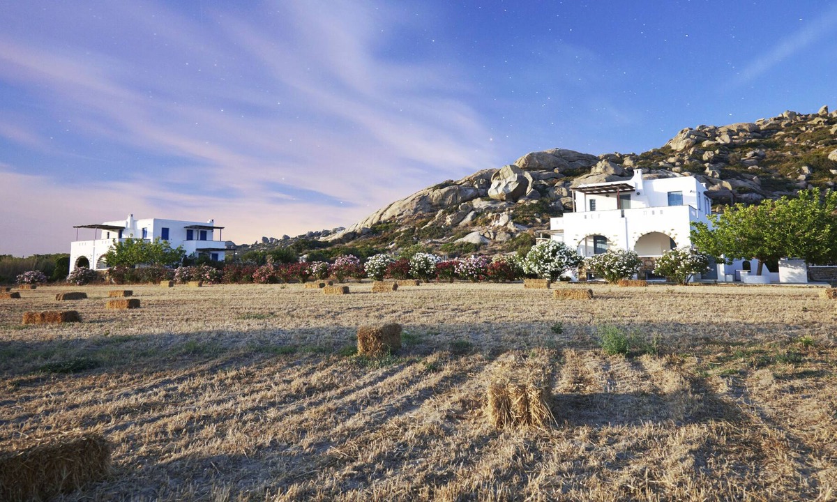 Plaka House | Cycladic House near the sea