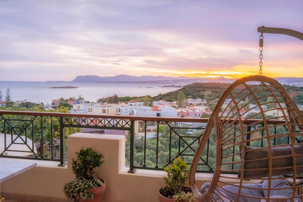Makrys Tichos Apartment | Deja Blue Chania