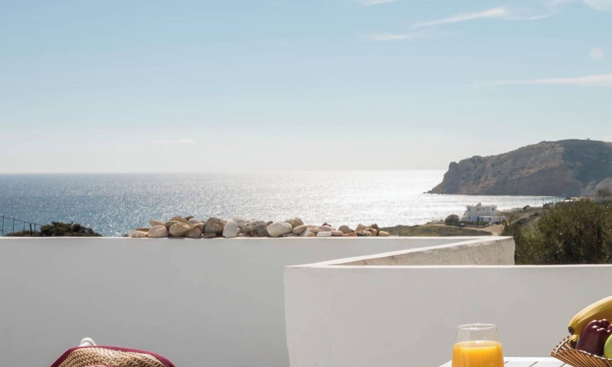 Milos Apartment | Deluxe apartment with panoramic sea view located on the hill of Provatas
