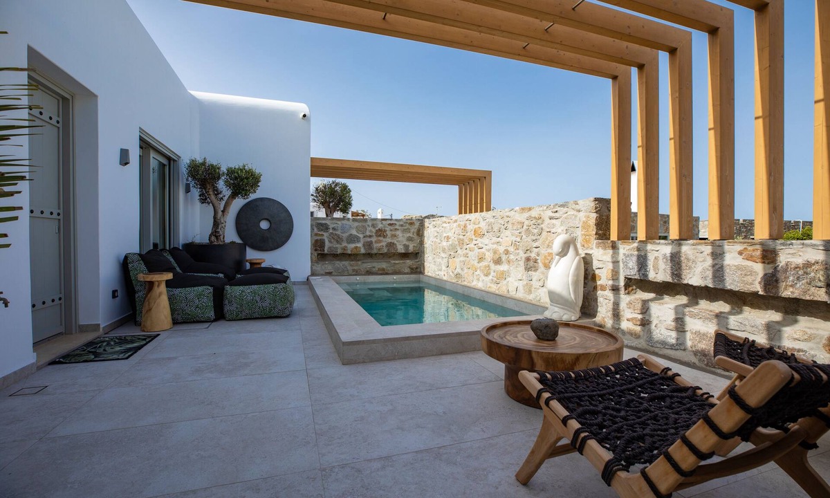Glastros Hotel | Deluxe Zirkon Suite with Private Pool