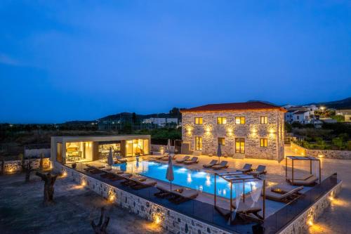 Petrokefalion Apartment | Dianeira Luxury Suites with Shared Pool near Matala
