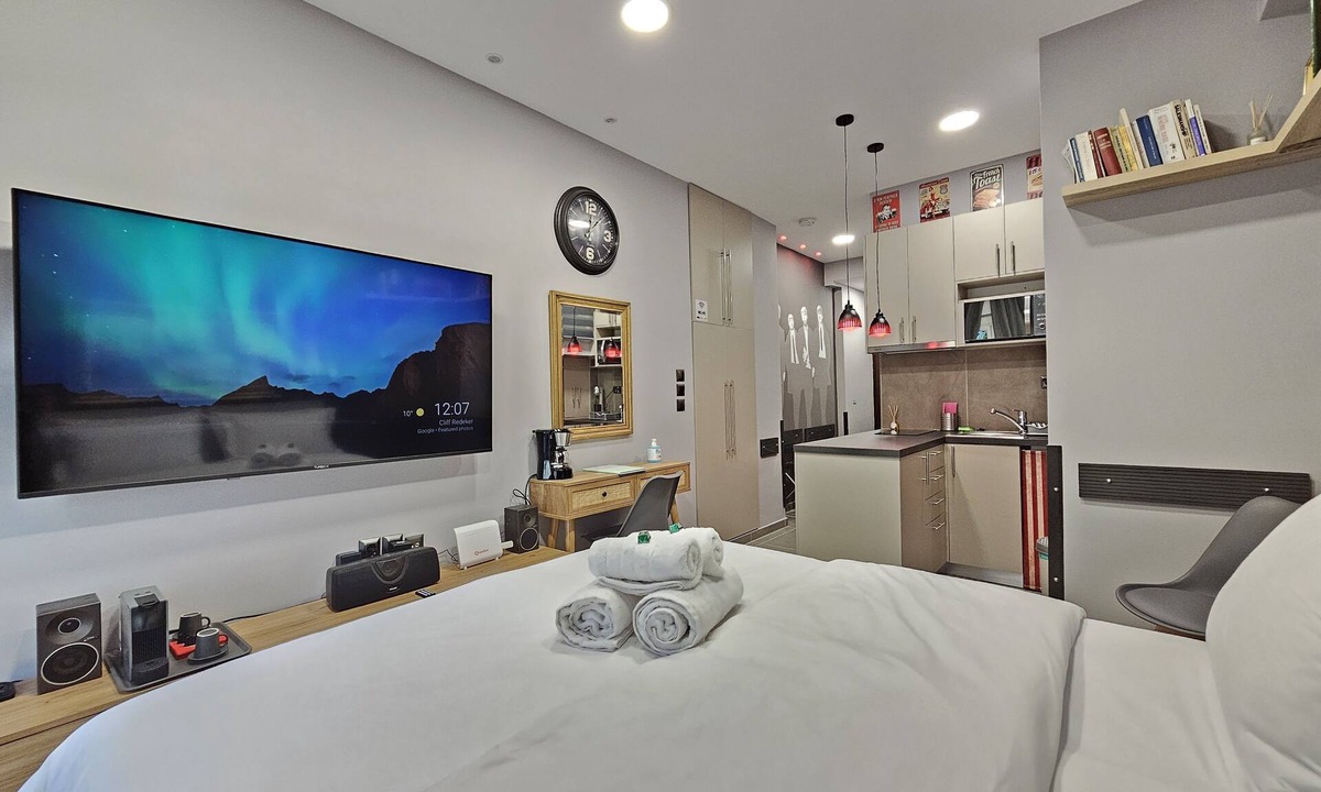 Ampelokipoi Apartment | "Dione" Luxury Business Suite in the Heart of Athens