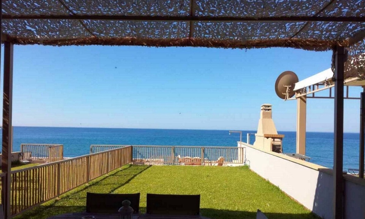 Ag. Georgios Villa | Dip in the Blue - 2 (Holiday home by the sea)