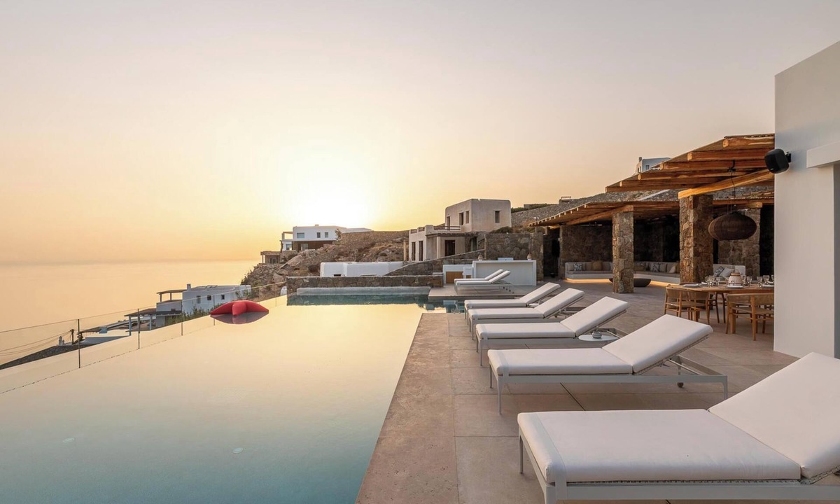 Agios Stefanos Villa | Discover Tranquility and Elegance by the Aegean Blue!