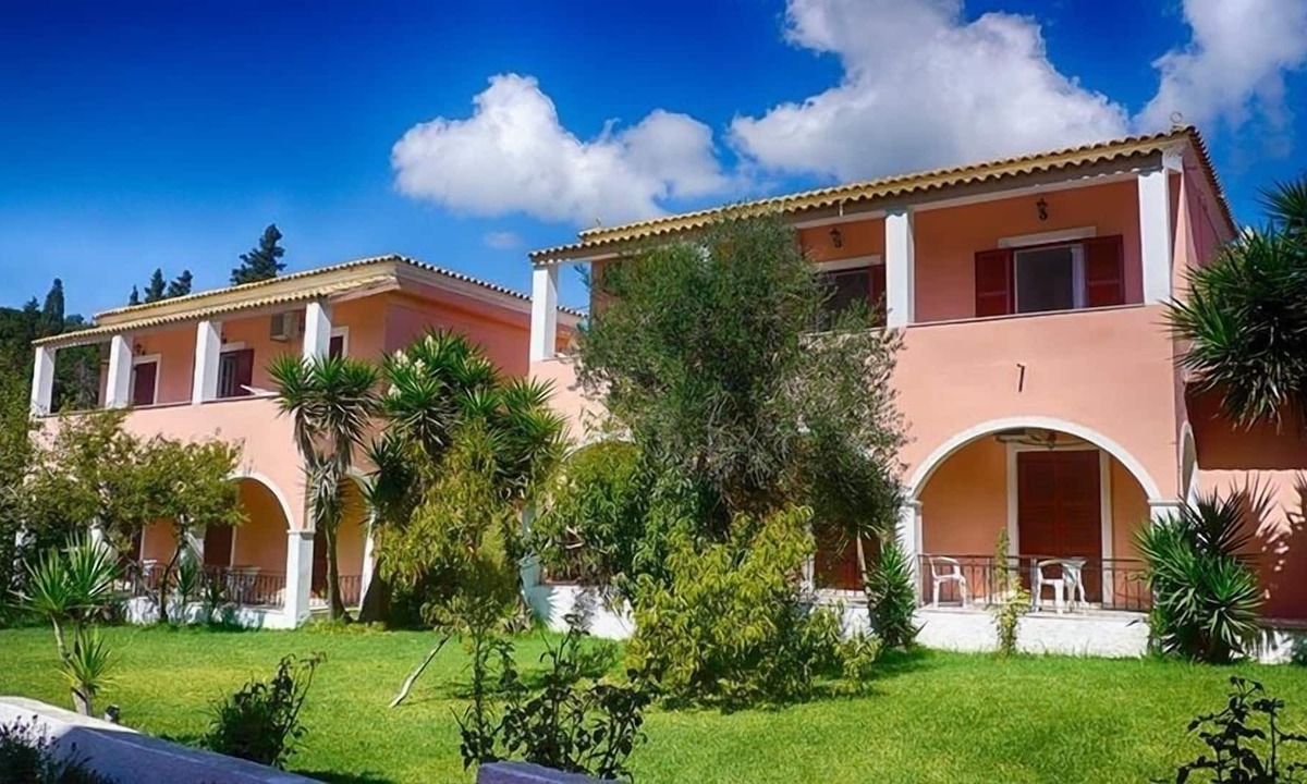 Agios Georgios Pagon Apartment | Dora Apartment 4 - in a quiet location only 300m from the sandy beach - in the bay of Agios Geo