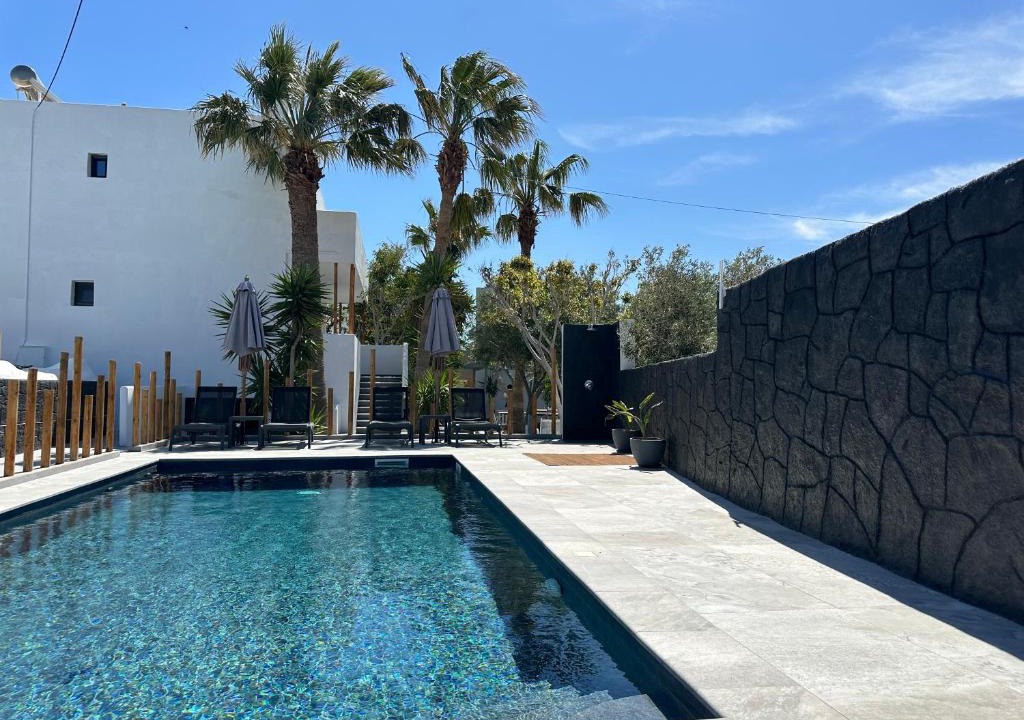 Kamari Apartment | Dragonfly Villas