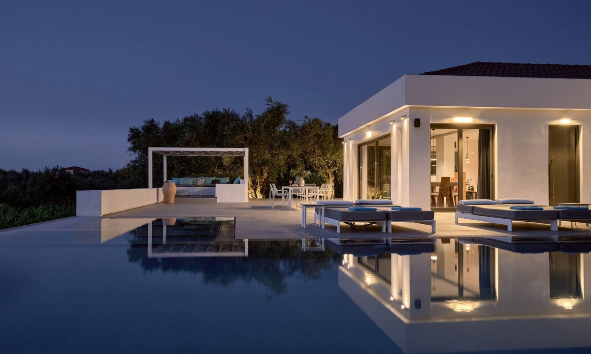 Drallos Villa | Meso Gerakari