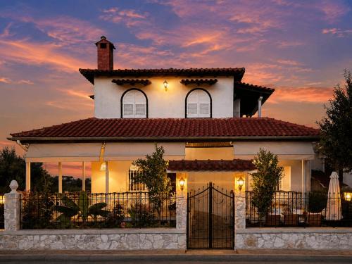 Sozopolis Villa | Eden Park Sozopoli - 7 BDR Beach Villa - Yard