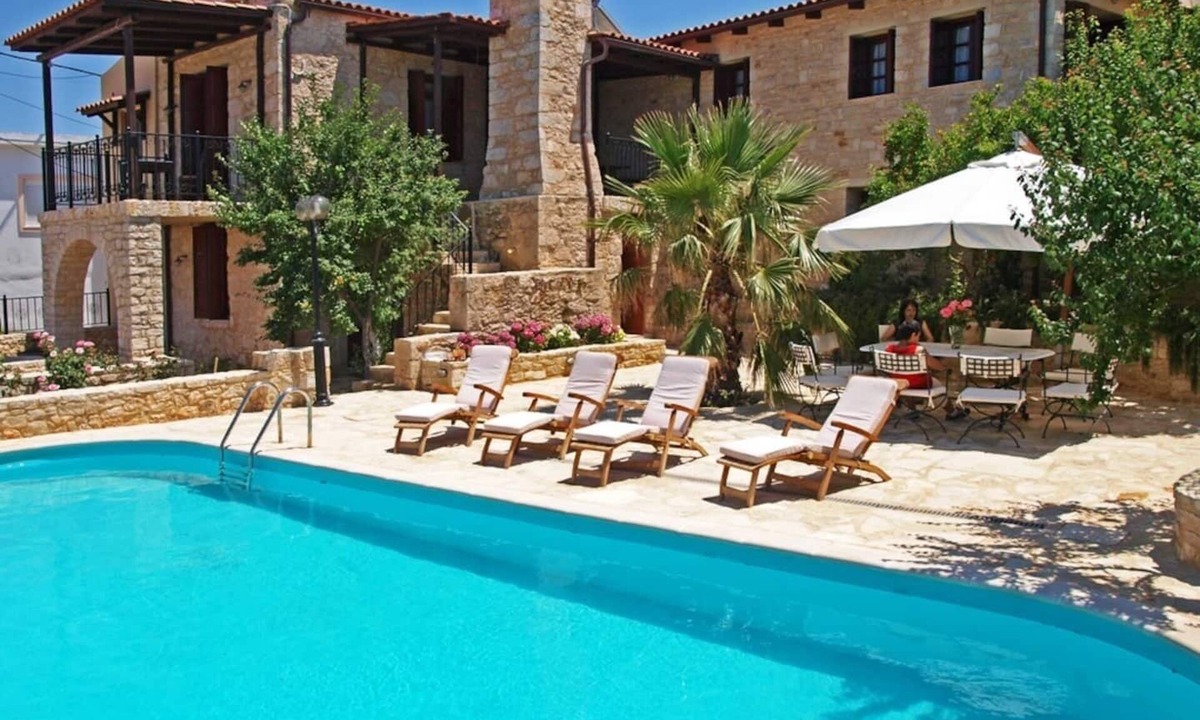 Roumeli Villa | Electra Stone Suite