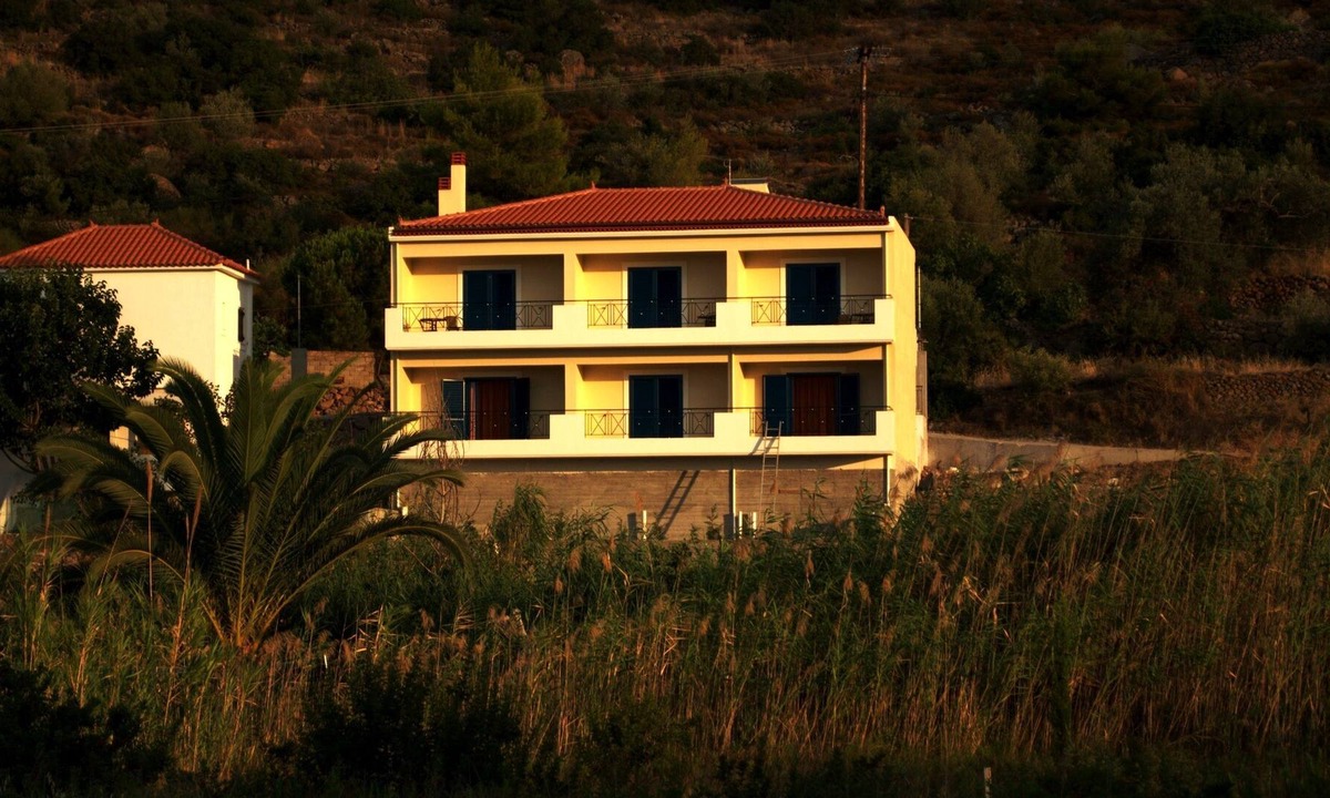 Agios Georgios Apartment | Eleftheria's Studio