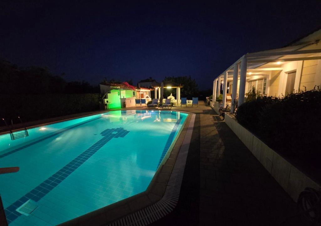 Astros Apartment | Elia Apartment Garden Oasis With Pool Astros
