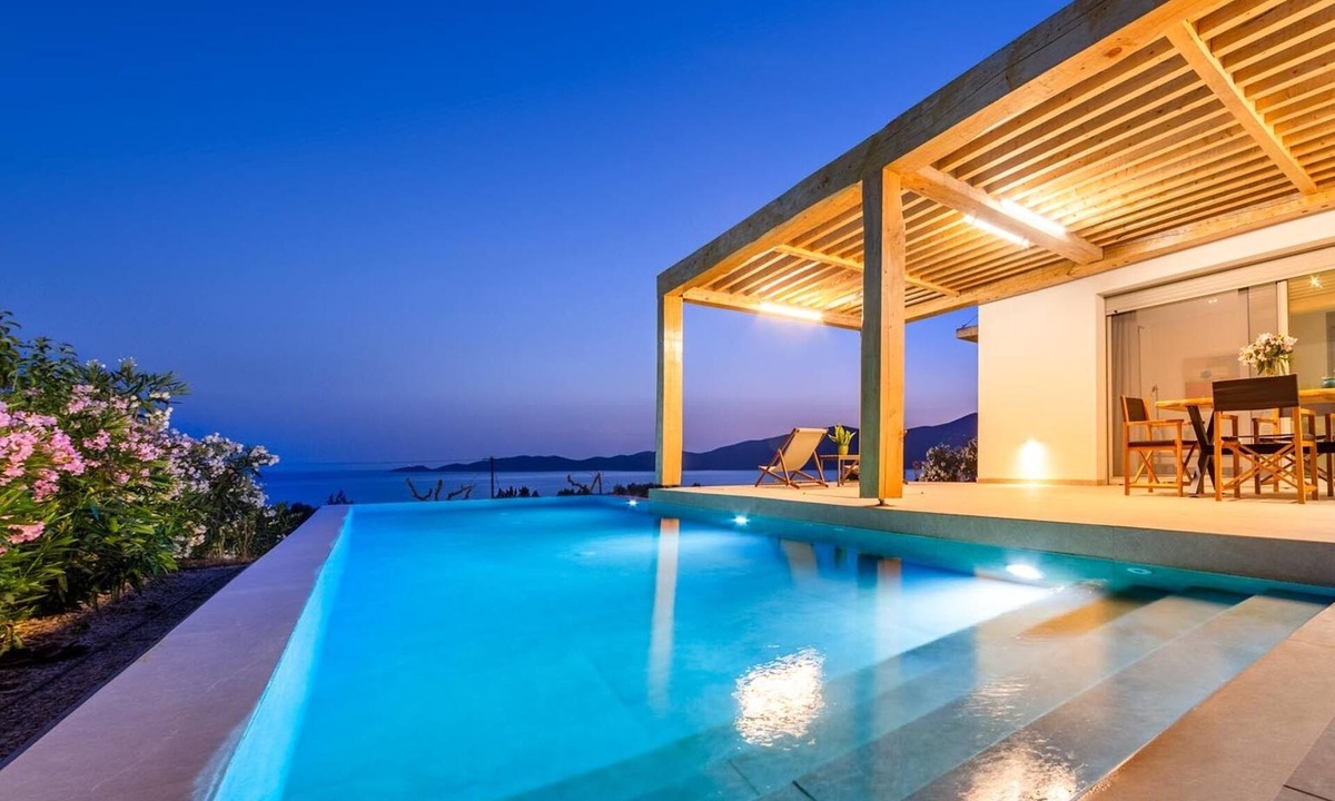 Evgiros Villa | ELYANE VILLAS 2 - Luxury villa panoramic sea views near Amoussa Beach