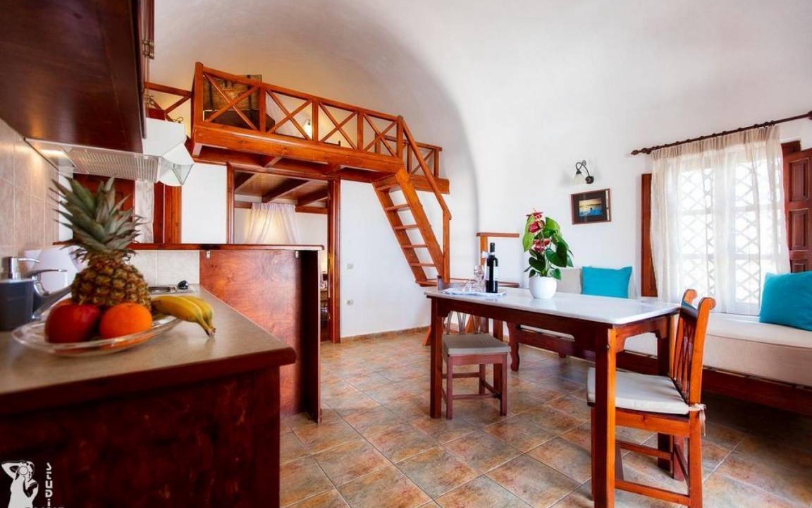 Kamari House | En Plo Boutique Suites Master Suite with Sea View (5 pax)