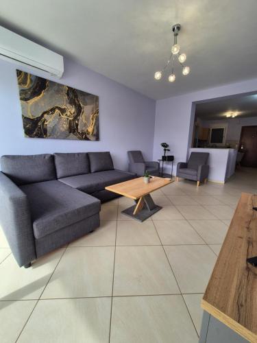 Eretria Apartment | Eretria Apartments FM14