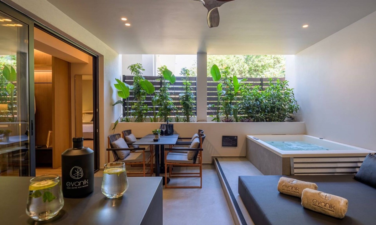 Pothia Hotel | Evanik Chic Hotel