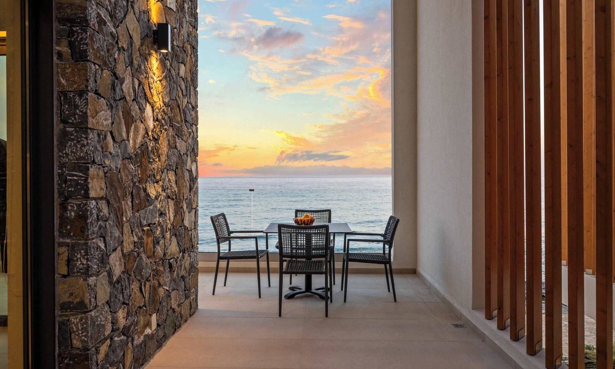 Koutsouras Apartment | Evelmare Beachfront Upper Apartment
