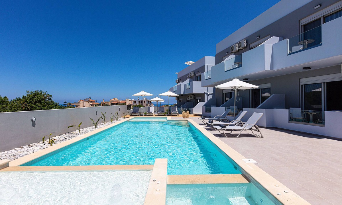 Skaleta Villa | Evilio Suites, Inspired Family Retreat, 800 meters to the beach, Ping Pong table