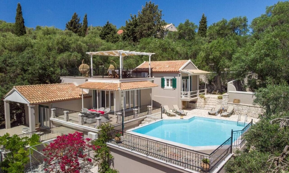 Koutsi Villa | Exclusive Villa Rooftop Terrace Pool