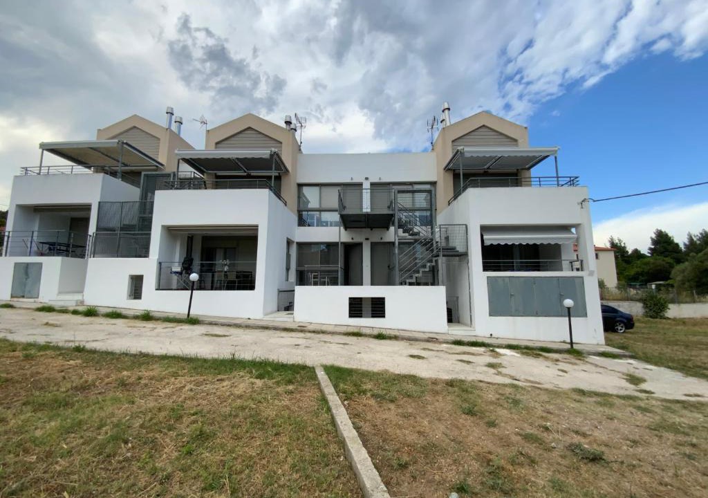 Metamorfosi Apartment | F.R. House