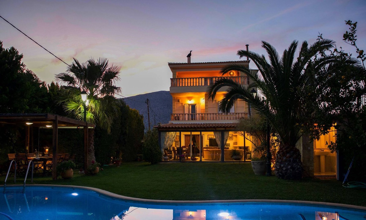 Anavyssos Villa | Family Villa Mythos With a Magnificent garden and Large Swimming Pool