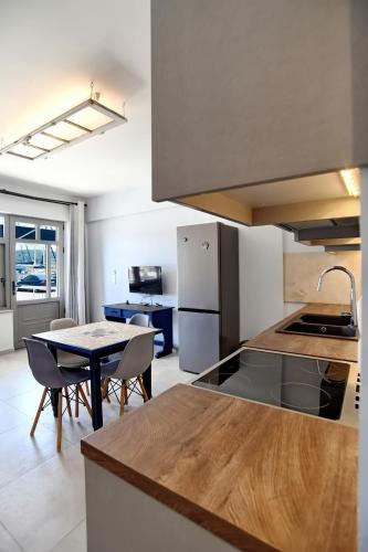 Vlicho Apartment | FantaSea Apartment