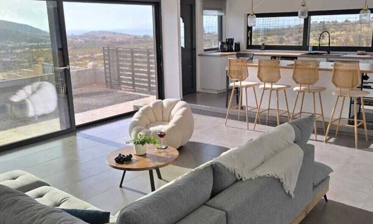 Saronikos House | Fantastic sunset 20 minutes from the airport and 10 minutes from the beach!