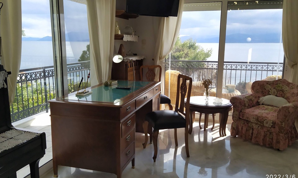 Nea Anchialos House | Felicity Seafront Luxury House