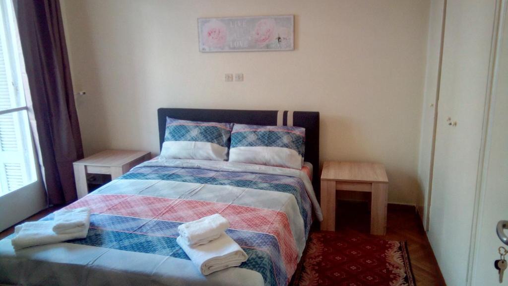 Athens House | FENIAS APARTMENTs