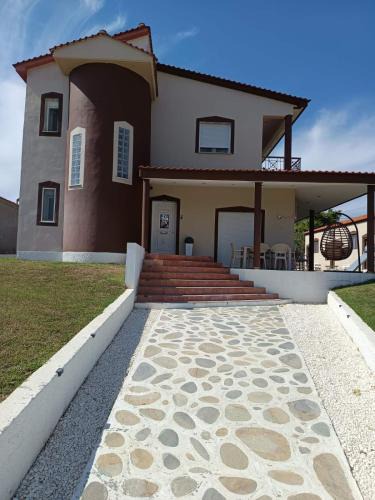Avdira Apartment | FG Home Rental Vila & Apartments